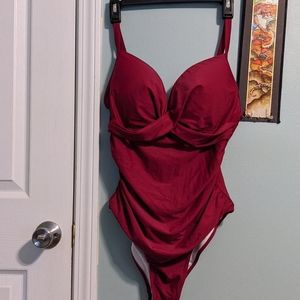 Cupshe one piece bathing suit.